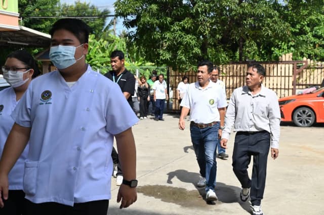 ลงพื้นที่ให้การช่วยเหลือครัวเรือนเปราะบางในเขตพื้นที่เทศบาลเมืองบางรักน้อย ภาพที่ 16