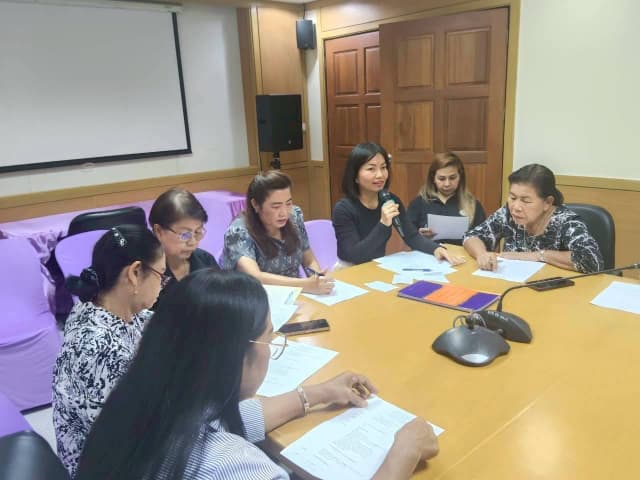 ประชุมคณะกรรมการชมรมผู้สูงอายุ เทศบาลเมืองบางรักน้อย ภาพที่ 4