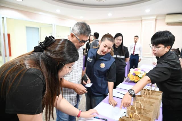 การประชุมประชาคมท้องถิ่น (ระดับชุมชน) เพื่อการจัดทำแผนพัฒนาท้องถิ่น ของเทศบาลเมืองบางรักน้อย ครั้งที่ 3/2569 หมู่ที่ 4,5 ภาพที่ 26