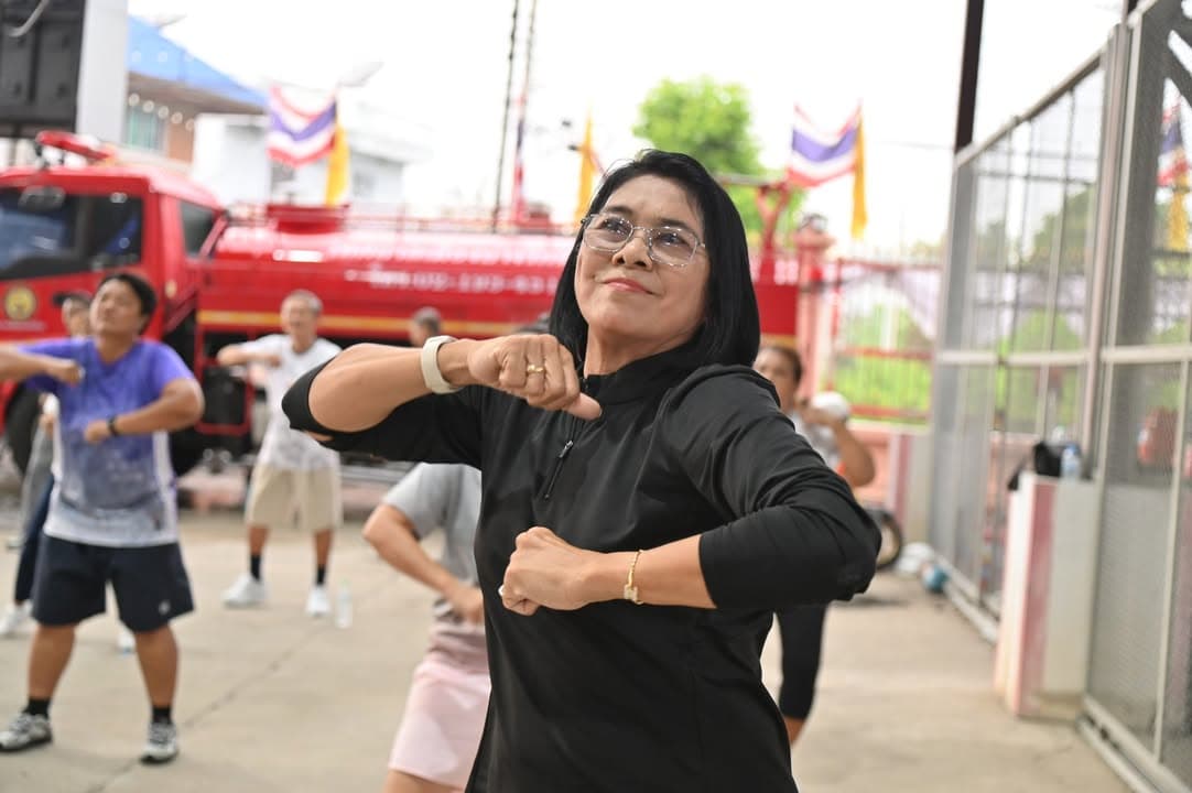 ภาพบรรยากาศ โครงการส่งเสริมสุขภาพประชาชนด้วยการออกกำลังด้วยกายเต้นแอโรบิก ประจำปี 2569 ในวันพุธที่ 9 กันยายน 2569 เวลา 17.00 น ณ เทศบาลเมืองบางรักน้อย ภาพที่ 32