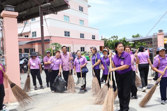 โครงการนนทบุรีน่าอยู่ เฉลิมพระเกียรติ สมเด็จพระนางเจ้าฯ พระบรมราชินี เนื่องในโอกาสวันเฉลิมพระชนมพรรษา 3 มิถุนายน 2568 Big Cleaning Day ภาพที่ 60