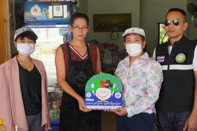 มอบป้าย Clean Food Good Taste ให้ร้านอาหาร-แผงลอยที่ผ่านเกณฑ์มาตรฐาน ภาพที่ 13