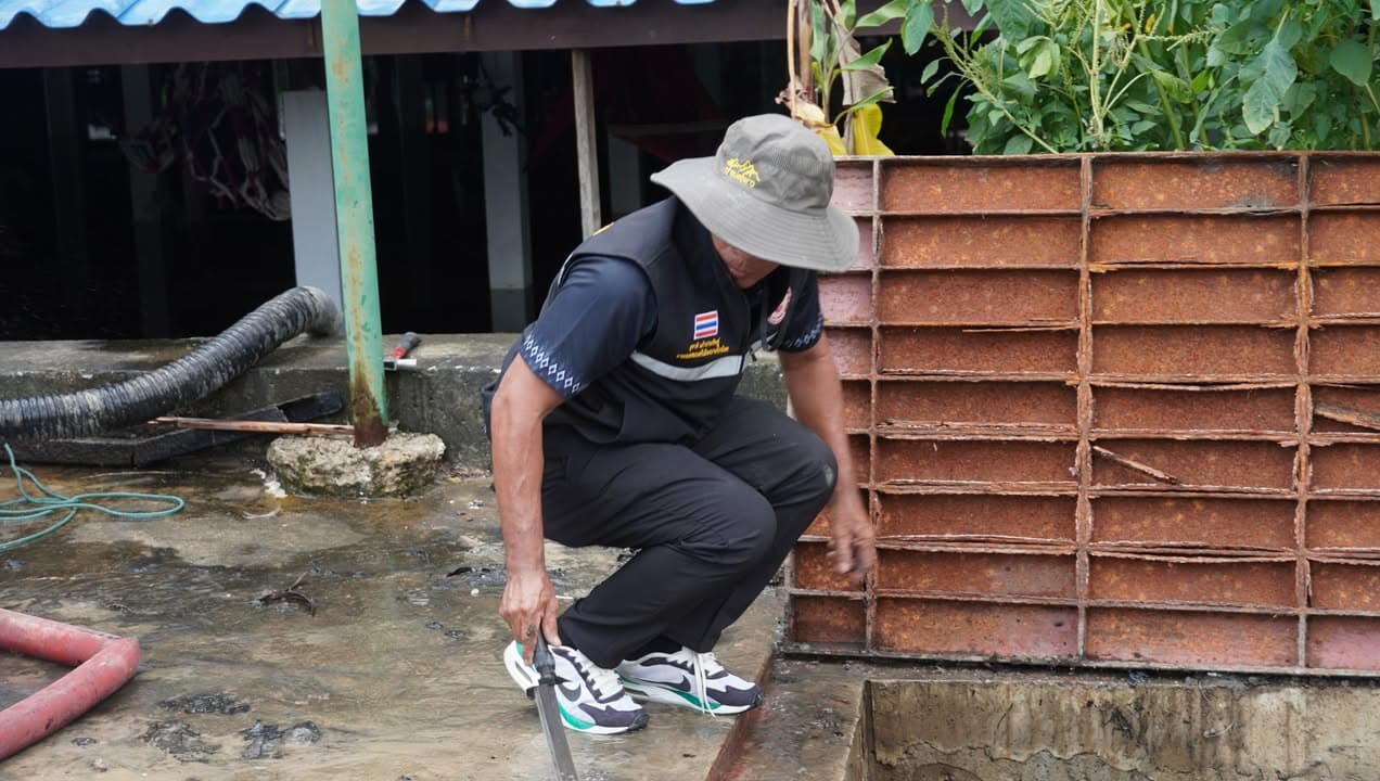 เทศบาลเมืองบางรักน้อยลงพื้นที่ตรวจสอบระบบระบายน้ำ ป้องกันและเตรียมความพร้อมรับสถานการณ์น้ำท่วม ภาพที่ 5