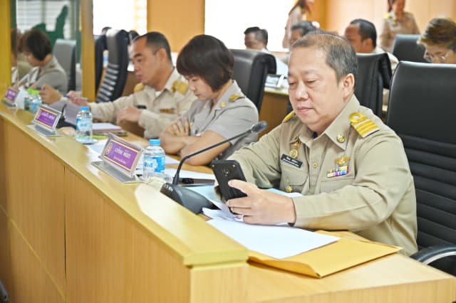 การประชุมสภาองค์การบริหารส่วนตำบลบางรักน้อย สมัยสามัญ สมัยที่ 3 ครั้งที่ 1/2568 ภาพที่ 25