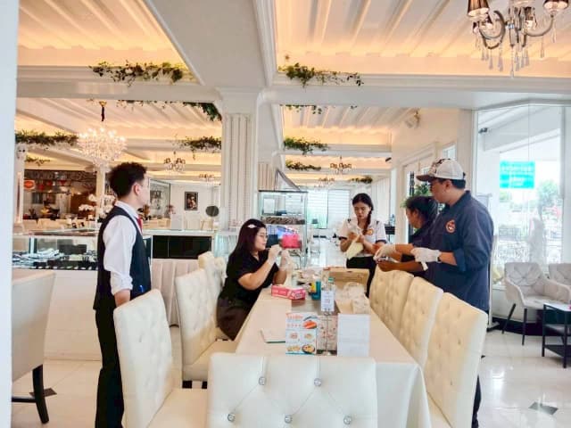 ลงพื้นที่ร่วมกับ รพสต.ในพื้นที่ ดำเนิน "โครงการร้านค้าปลอดภัย ไร้สารปนเปื้อน" ภาพที่ 11
