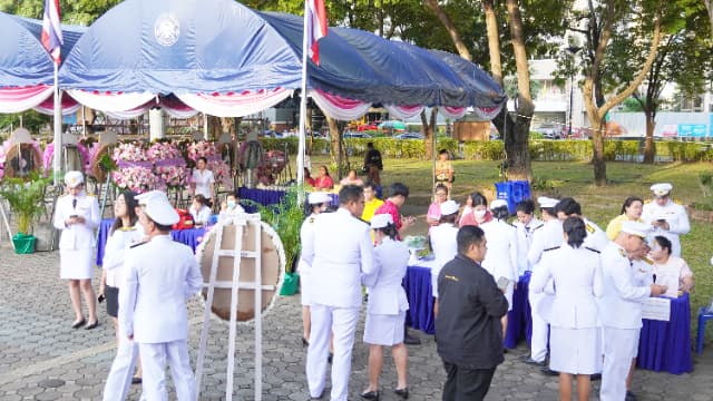 ร่วมพิธีวางพวงมาลาและถวายราชสักการะ เนื่องใน "วันปิยมหาราช" ประจำปี 2568 ภาพที่ 2