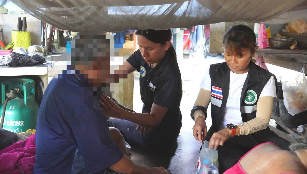 เทศบาลเมืองบางรักน้อยลงพื้นที่มอบเวชภัณฑ์และยารักษาโรคแก่ประชาชน ภาพที่ 4
