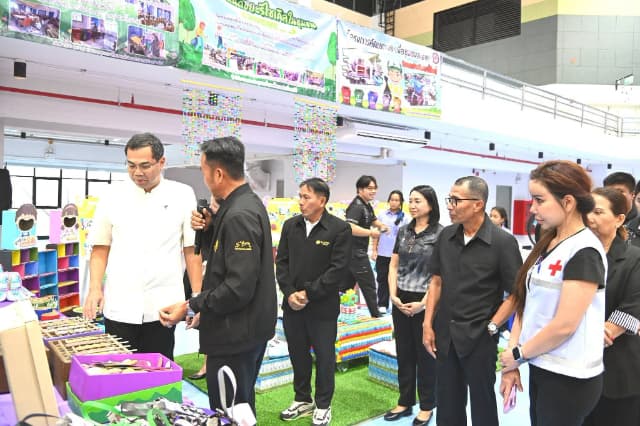 โครงการยกระดับปรับภูมิทัศน์เมืองนนทบุรีสู่เมืองน่าอยู่ "Nonthaburi Nice City" ภายใต้แผนปฏิบัติการจัดการขยะมูลฝอยชุมชน "จังหวัดสะอาด" ณ องค์การบริหารส่วนจังหวัดนนทบุรี ภาพที่ 13