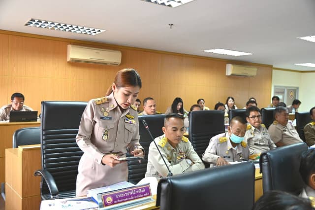 การประชุมสภาเทศบาลเมืองบางรักน้อย เพื่อร่วมพิจารณาร่างเทศบัญญัติงบประมาณรายจ่าย ประจำปีงบประมาณ พ.ศ. 2570 ภาพที่ 14