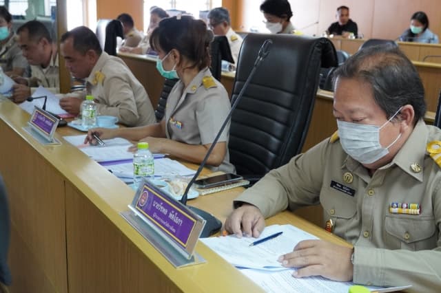 การประชุมสภาองค์การบริหารส่วนตำบลบางรักน้อย สมัยสามัญ สมัยที่ 4 ครั้งที่ 1/2566 ภาพที่ 4