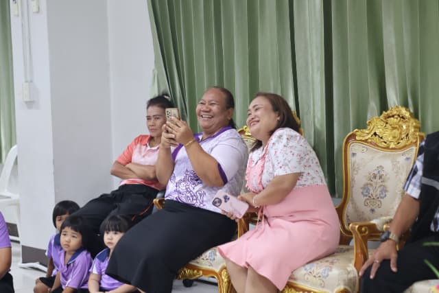 ฝึกซ้อมแผนป้องกันการเกิดอัคคีภัยเพื่อสร้างความรู้ ความปลอดภัย ให้แก่นักเรียนโรงเรียนวัดบางรักน้อยและศูนย์พัฒนาเด็กเล็ก ภาพที่ 5