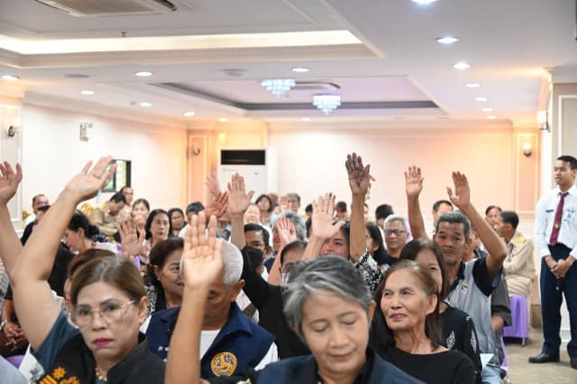 การประชุมประชาคมท้องถิ่น (ระดับชุมชน) เพื่อการจัดทำแผนพัฒนาท้องถิ่น ของเทศบาลเมืองบางรักน้อย ครั้งที่ 1/2569 หมู่ที่ 1,2,6 ภาพที่ 10