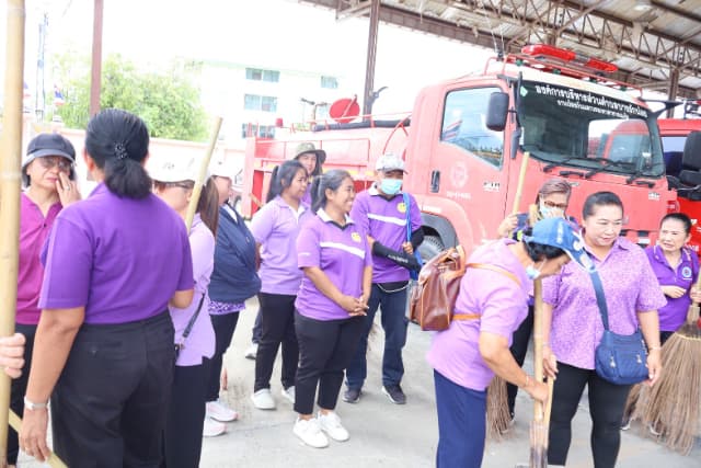 โครงการนนทบุรีน่าอยู่ เฉลิมพระเกียรติ สมเด็จพระนางเจ้าฯ พระบรมราชินี เนื่องในโอกาสวันเฉลิมพระชนมพรรษา 3 มิถุนายน 2568 Big Cleaning Day ภาพที่ 4