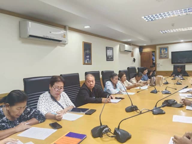 ประชุมคณะกรรมการชมรมผู้สูงอายุ เทศบาลเมืองบางรักน้อย ภาพที่ 10