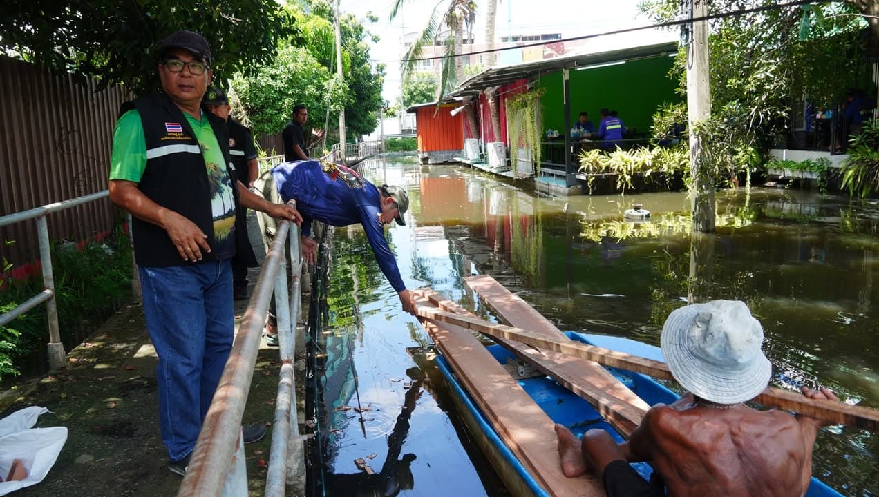 เทศบาลเมืองบางรักน้อยลงพื้นที่ซอยขุดใหม่ หมู่ 5 เตรียมความพร้อมรับสถานการณ์น้ำท่วม ภาพที่ 4