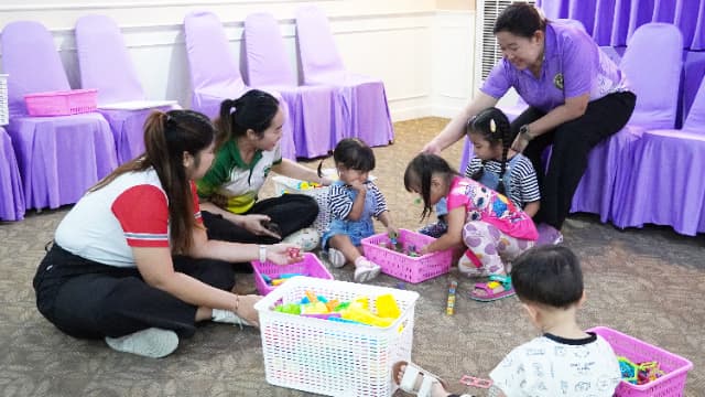 โครงการ"เริ่มต้นที่พ่อแม่ หยุดให้จอเลี้ยงลูก" ศูนย์พัฒนาเด็กเล็กป่าไม้อุทิศ๙ ภาพที่ 29