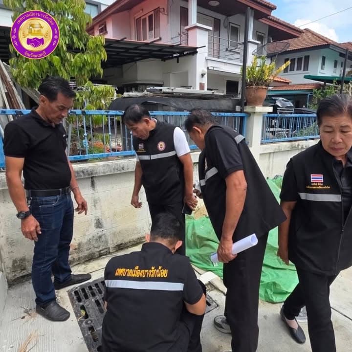 เทศบาลเมืองบางรักน้อยลงพื้นที่ตรวจสอบเครื่องสูบน้ำและท่อระบายน้ำ ภาพที่ 3