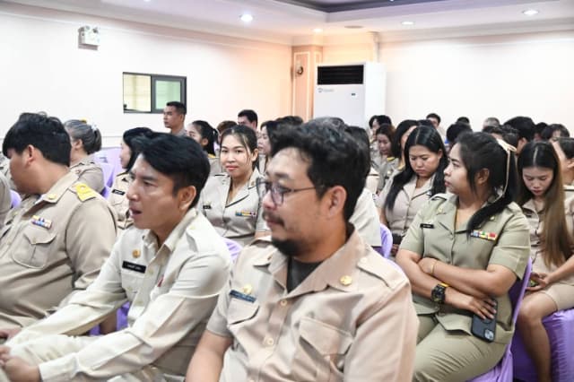 การประชุมมอบนโยบายแก่พนักงาน ภาพที่ 16