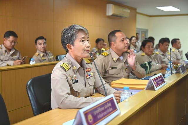 การประชุมสภาเทศบาลเมืองบางรักน้อย เพื่อร่วมพิจารณาร่างเทศบัญญัติงบประมาณรายจ่าย ประจำปีงบประมาณ พ.ศ. 2570 ภาพที่ 23