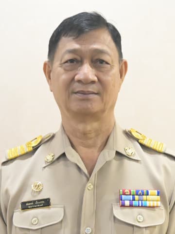 นายสมพงษ์ เอี่ยมพรม