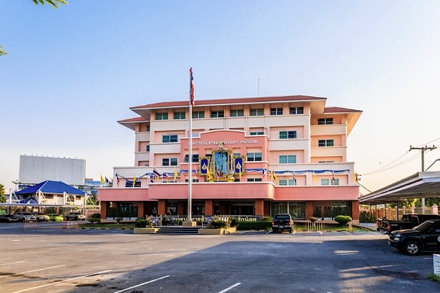 สำนักงานเทศบาลเมืองบางรักน้อย