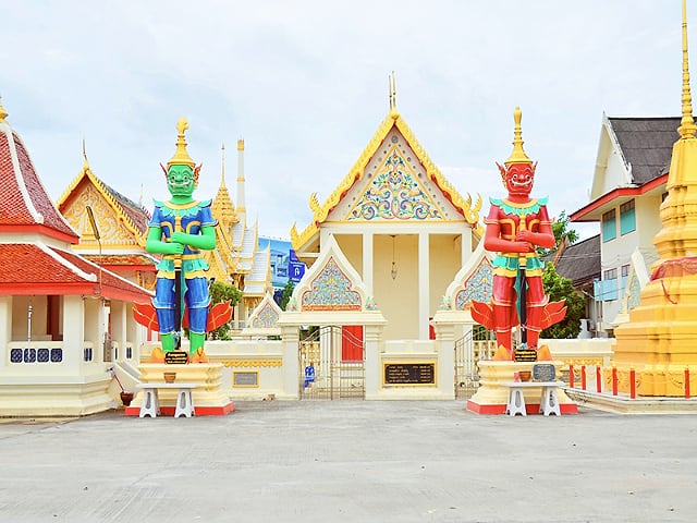 ยักษ์ทวารบาลหน้าพระอุโบสถ